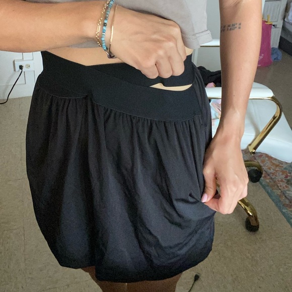 Halara XS long running shorts NWT - Picture 2 of 4